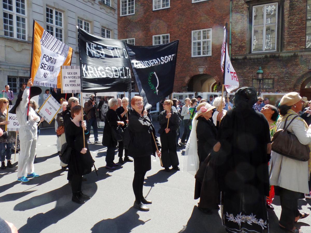 5.6.15,Nej til dansk krigsdeltagelse, Grundlovsoptog 100 års valgret Christiansborg, indre slotsplads              