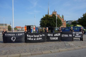 5.9.2014 Flagdag. Børsen foran Christiansborg
